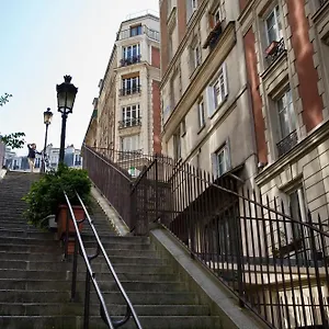 Duplex De Charme Au Coeur De Montmartre Paris